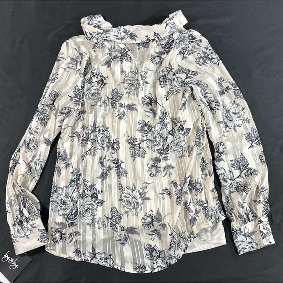 By & By Women’s Floral Sheer Blouse NWT Cream Gray Button Front Lined Top Sz S - Picture 12 of 12